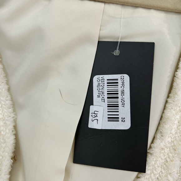 suit - Picture 3 of 3